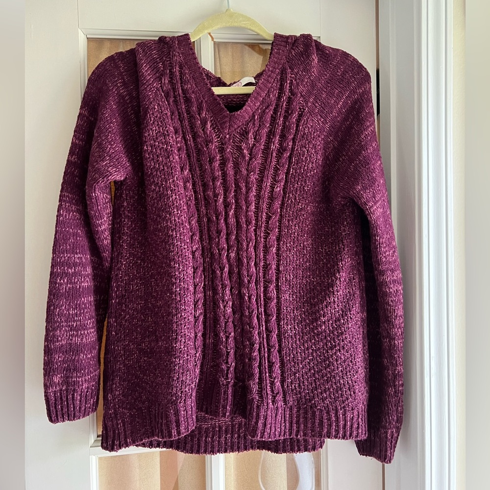 size L, hooded sweater & never worn